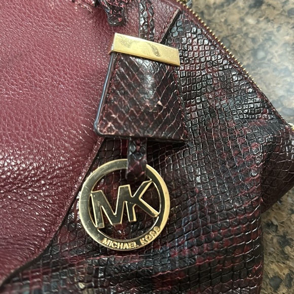 Michael Kors Pebble bag. - Picture 11 of 11
